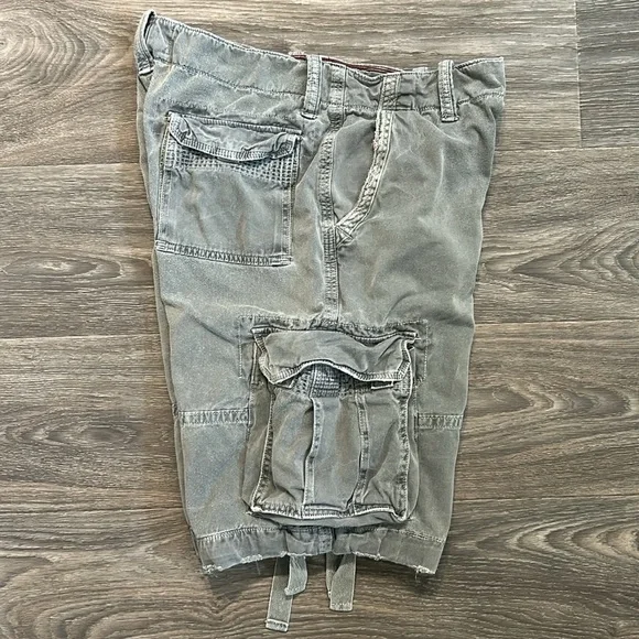 American Eagle Cargo Shorts Classic Utility Short Gray Green Y2K 90s Size 33 - Picture 10 of 10